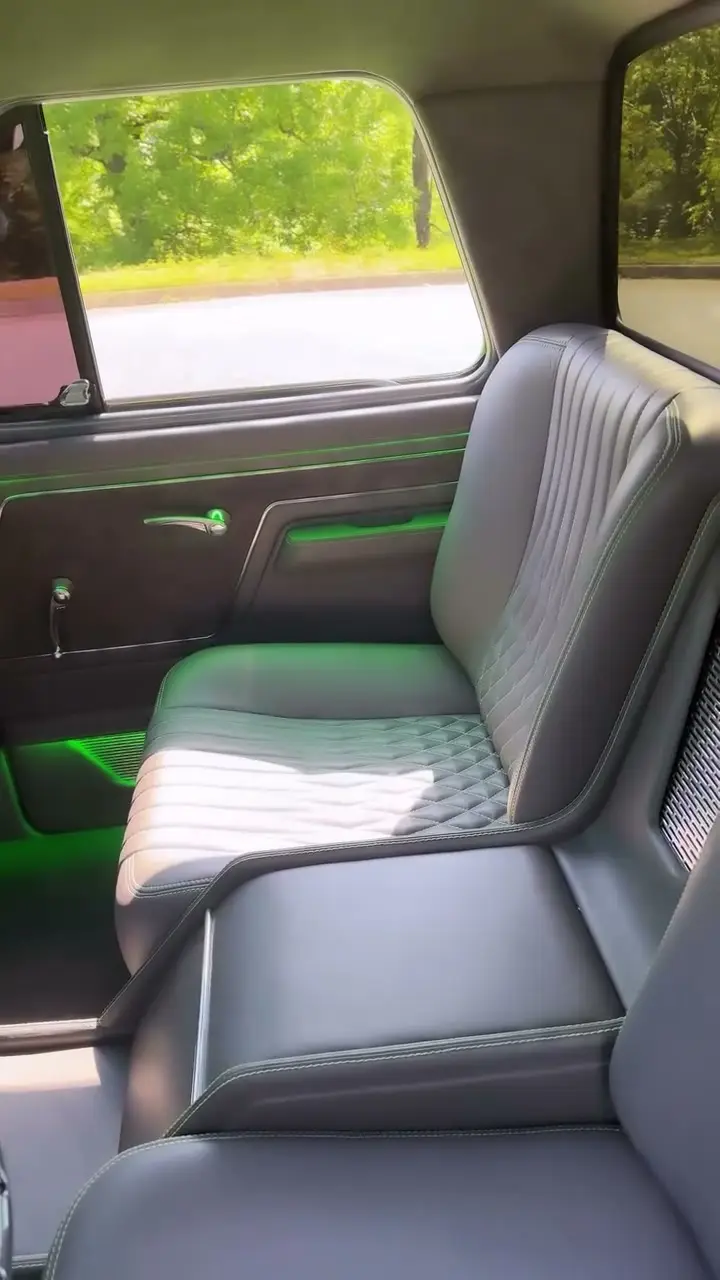 Interior of the 1965 Chevrolet C10