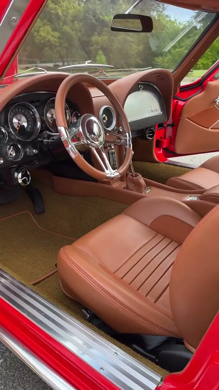 1963 Chevrolet Corvette, photo 2